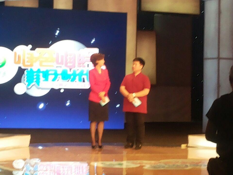 大巨龙pvc地板携手北京电视台关爱老人健康